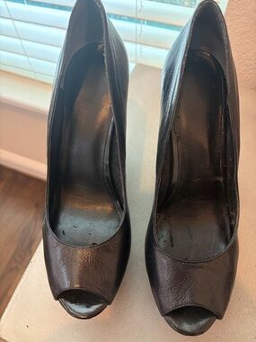 Nine West Black Peep-Toe Heels Stylish, Versatile & comfortable!